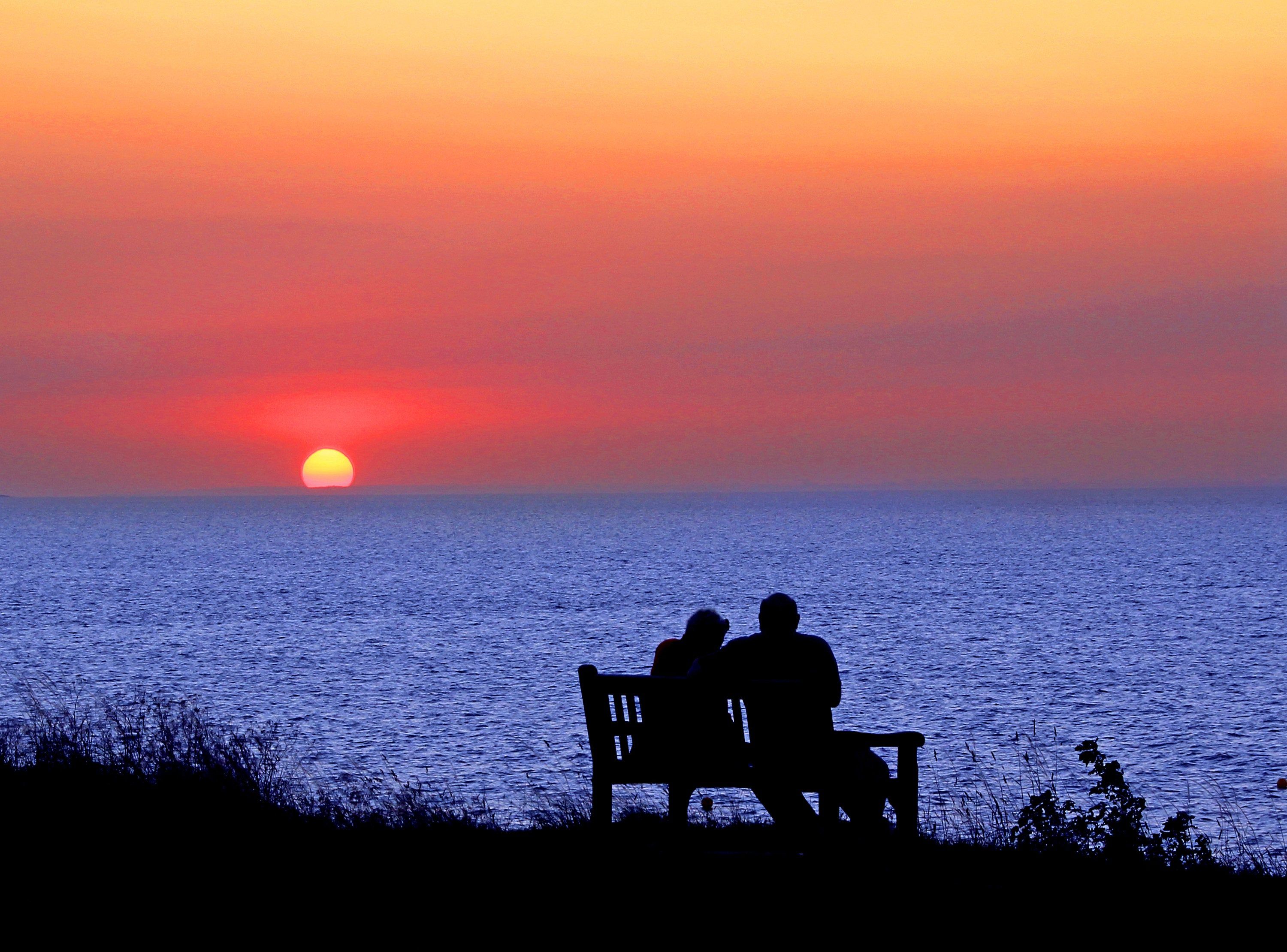 Featured image of post The Best 9 Couple Sitting In The Sunset