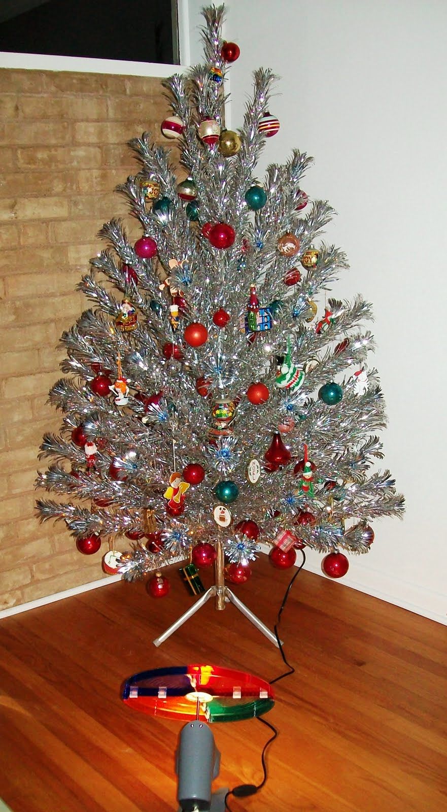 pics Vintage Christmas Tree Color Wheel vintage aluminum christmas tree